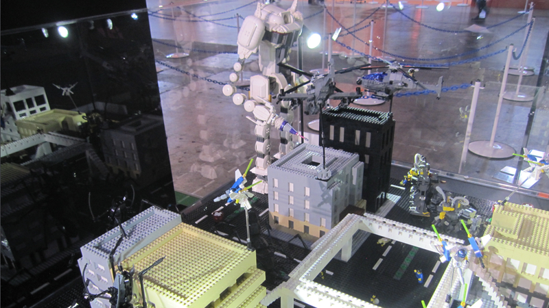 Illustration for article titled Giant Robots and Giant Insects Look Even Cooler in LEGO